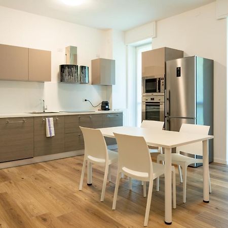 Apartamento 15Min Metro Duomo - Rho Fiera - Skyscraper Kitchen Milán Exterior foto