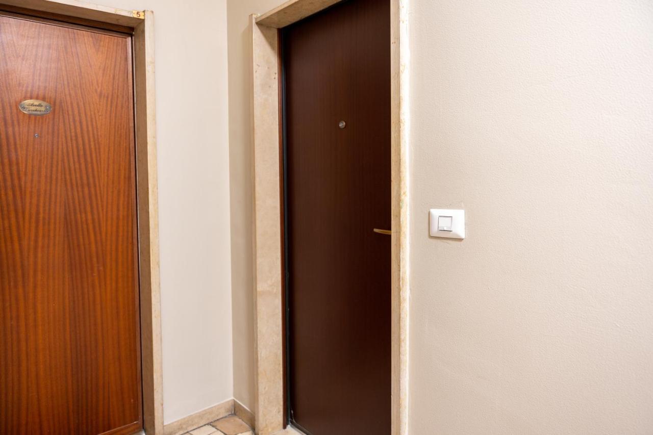 Apartamento 15Min Metro Duomo - Rho Fiera - Skyscraper Kitchen Milán Exterior foto